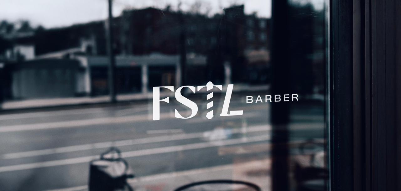 Interior da Freestyle Barber